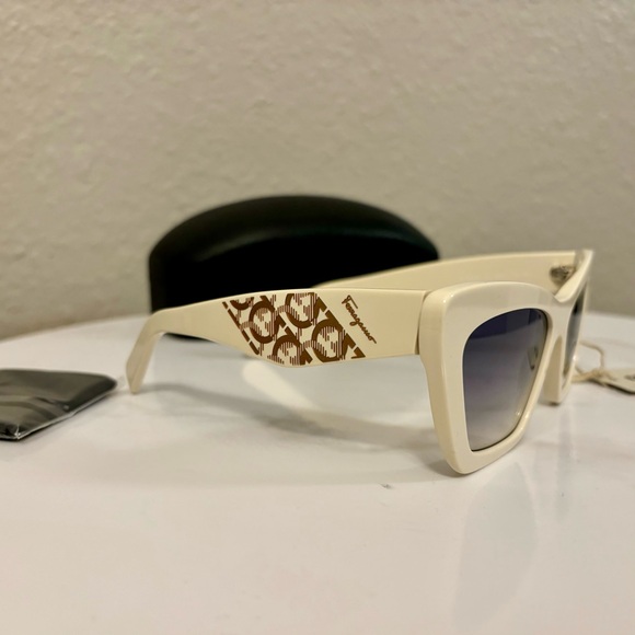 NEW Salvatore Ferragamo SF 1081SE 103 Ivory Sunglasses with Blue Gradient Lenses - Picture 3 of 9